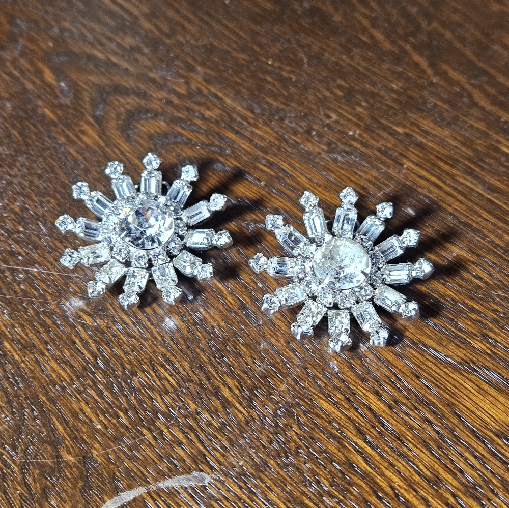 Elegant Silver Crystal Starburst Clip On Earrings. - Picture 3 of 6
